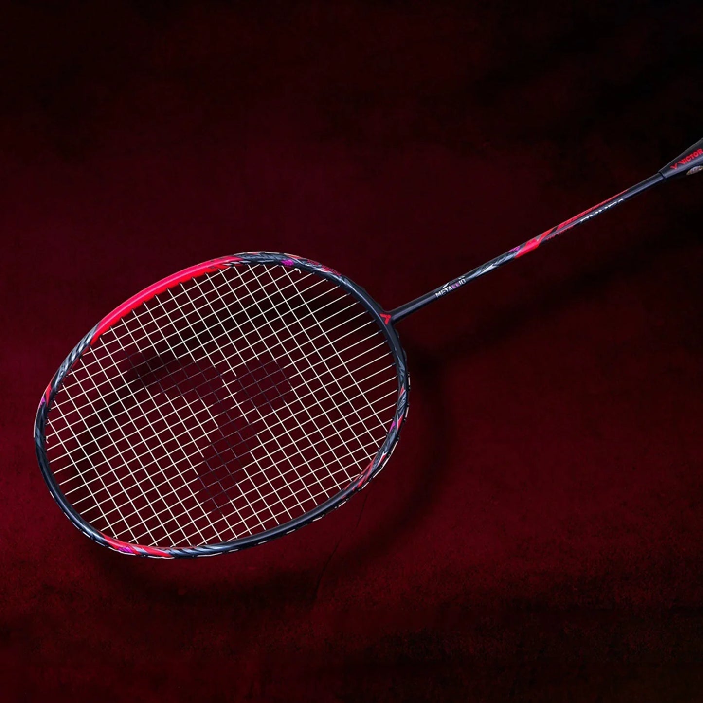 VICTOR Thruster Ryuga Metallic -Blaze Red (Unstrung)
